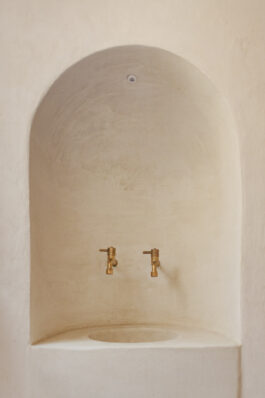 banchi vecchi interno del locale