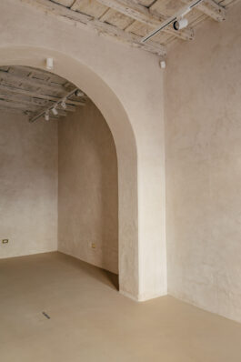 banchi vecchi interno del locale