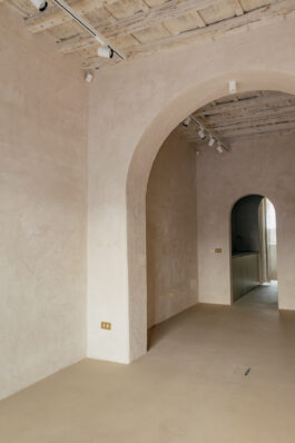 banchi vecchi interno del locale