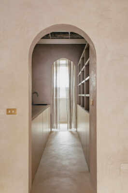 banchi vecchi interno del locale