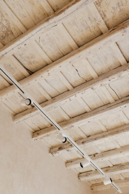 banchi vecchi interno del locale