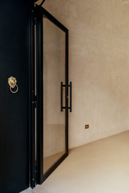 banchi vecchi interno del locale